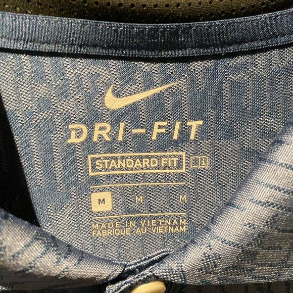 Nike golf polo, medium, very thin for added comfort - Picture 3 of 3